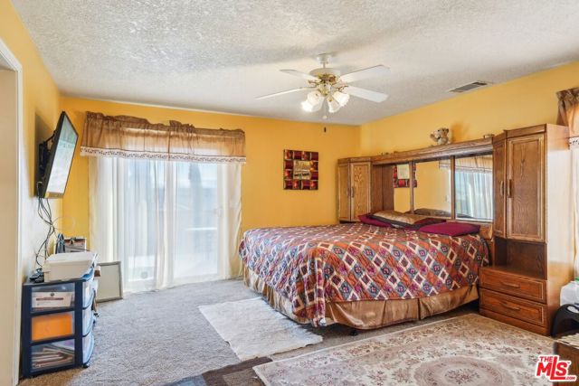 16185 Viho Road, Apple Valley CA: https://media.crmls.org/mediaz/9b4e753e-a499-47cf-aa04-e2963f238d8d.jpg
