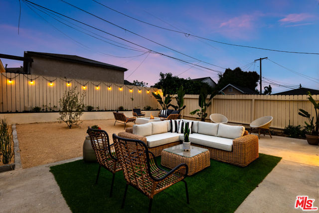 5722 Valley Ridge Avenue, Los Angeles CA: https://media.crmls.org/mediaz/9b4f7f94-e820-413b-9535-1c2c38a7ec36.jpg