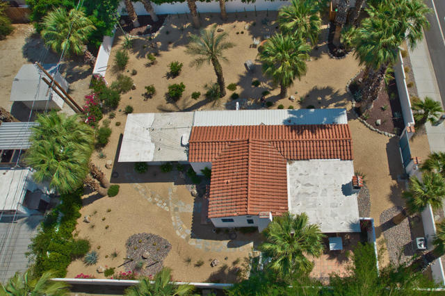 52862 Eisenhower Drive Drive, La Quinta CA: https://media.crmls.org/mediaz/9b500ad6-d4b2-474d-ae0b-110335187030.jpg