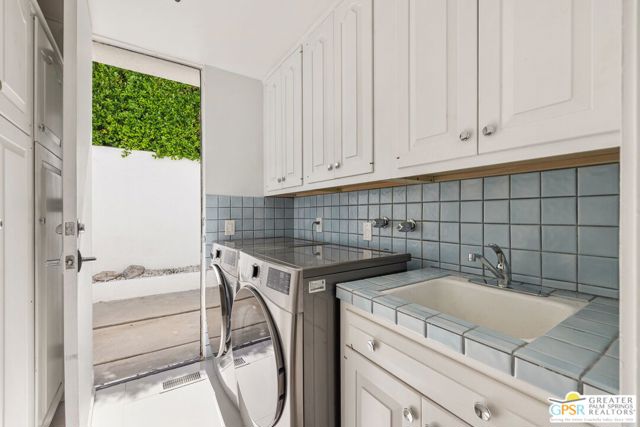 2087 S Toledo Avenue, Palm Springs, CA 92264