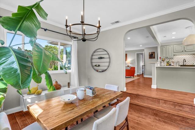 4113 Loma Alta Dr, San Diego CA: https://media.crmls.org/mediaz/9b526d35-2aac-43dc-8b87-4387d748f0a8.jpg