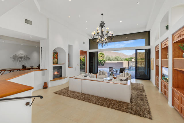 73481 Mariposa Drive, Palm Desert CA: https://media.crmls.org/mediaz/9b527739-8a98-4205-8a8d-2a78ff86337b.jpg