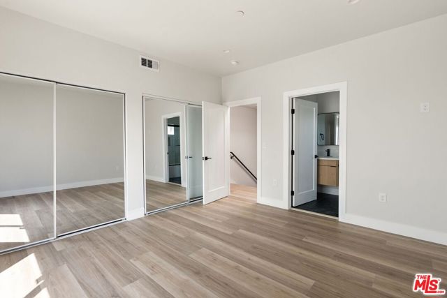 714 W 41st Place, Los Angeles CA: https://media.crmls.org/mediaz/9b527d81-cd3c-4005-af30-912fb716763d.jpg