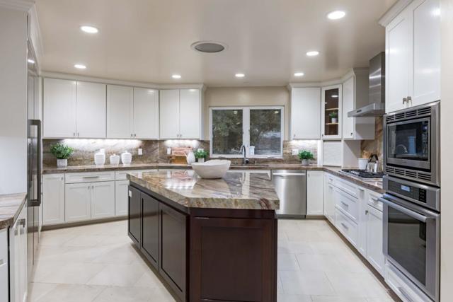 23171 Mora Glen Drive, Los Altos CA: https://media.crmls.org/mediaz/9b52aa60-cb0e-4d38-8d69-78254da19467.jpg