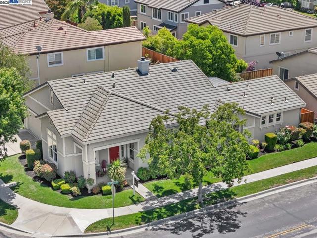 4946 Sequoia Ave, Dublin CA: https://media.crmls.org/mediaz/9b536ddd-3733-43cd-a801-5c116ae68e2e.jpg