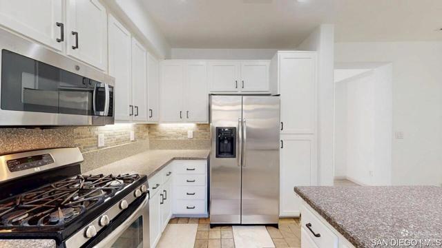 1876 E 12th ST, National City CA: https://media.crmls.org/mediaz/9b53ceba-8914-47b5-951d-4e2fc9da5798.jpg