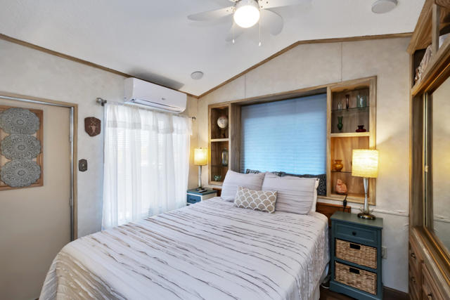 74711 Dillon Road, Desert Hot Springs CA: https://media.crmls.org/mediaz/9b54d9fc-dca3-4d94-9eaa-1f9eb6c42d67.jpg