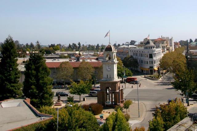 515 Chestnut Street, Santa Cruz CA: https://media.crmls.org/mediaz/9b54efbf-8529-431a-9481-d9e40cdb520d.jpg