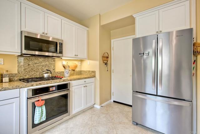 Detail Gallery Image 10 of 46 For 11590 Trailbrook Ln, San Diego,  CA 92128 - 4 Beds | 3 Baths