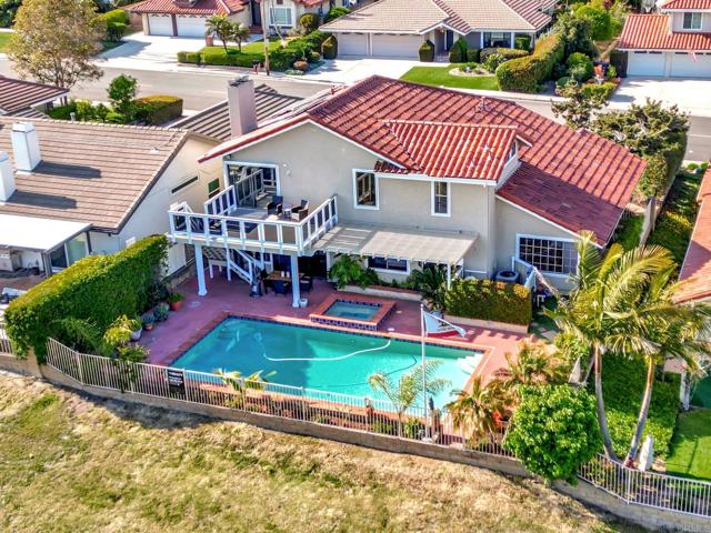 1211 Countrywood Lane, Vista CA: https://media.crmls.org/mediaz/9b55c041-d1ac-4867-af10-5ca06035d81d.jpg
