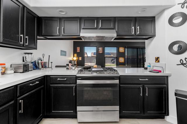 30426 Avenida Del Padre, Cathedral City CA: https://media.crmls.org/mediaz/9b56232c-b8c4-48a5-bde3-32f4e7bad260.jpg