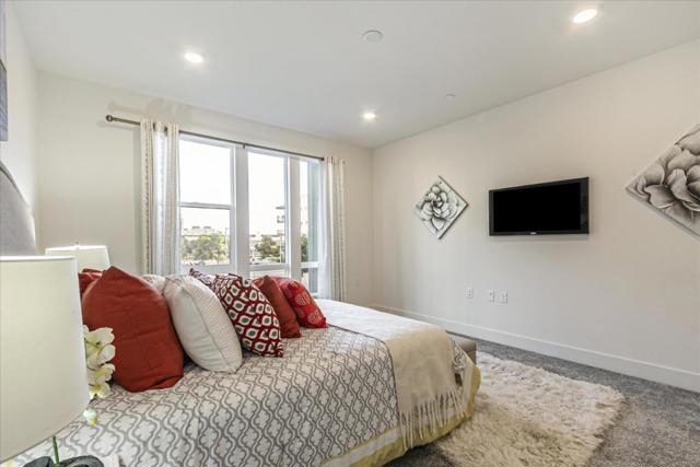 Image 16 of 43 For 45188 Ambition Street 201