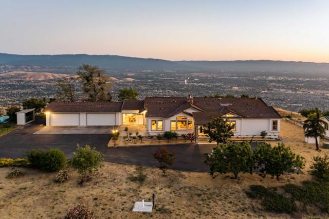 4024 Higuera Highland Lane, San Jose CA: https://media.crmls.org/mediaz/9b566fbc-4cda-483f-b105-956af4fb2e5a.jpg