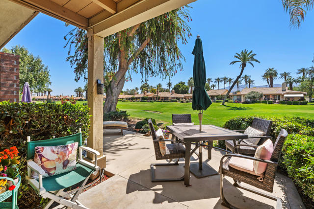 265 Calle Del Verano, Palm Desert CA: https://media.crmls.org/mediaz/9b575a76-3516-4670-a840-67a1c9a74142.jpg