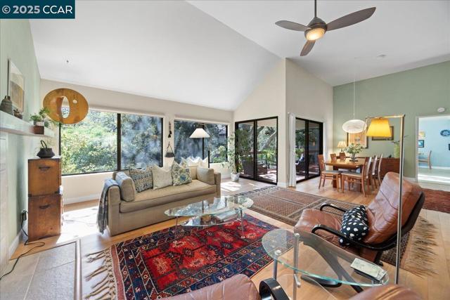 3800 Terra Granada Dr, Walnut Creek CA: https://media.crmls.org/mediaz/9b575ad7-c091-4f9f-a68f-c3e6826cd89f.jpg