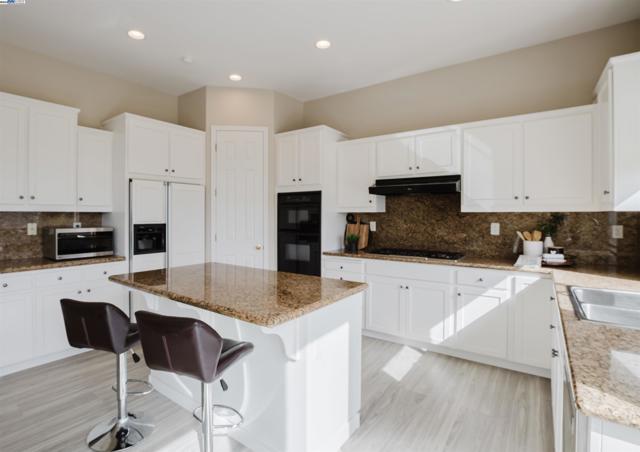 Image 13 of 38 For 25657 Crestfield Dr
