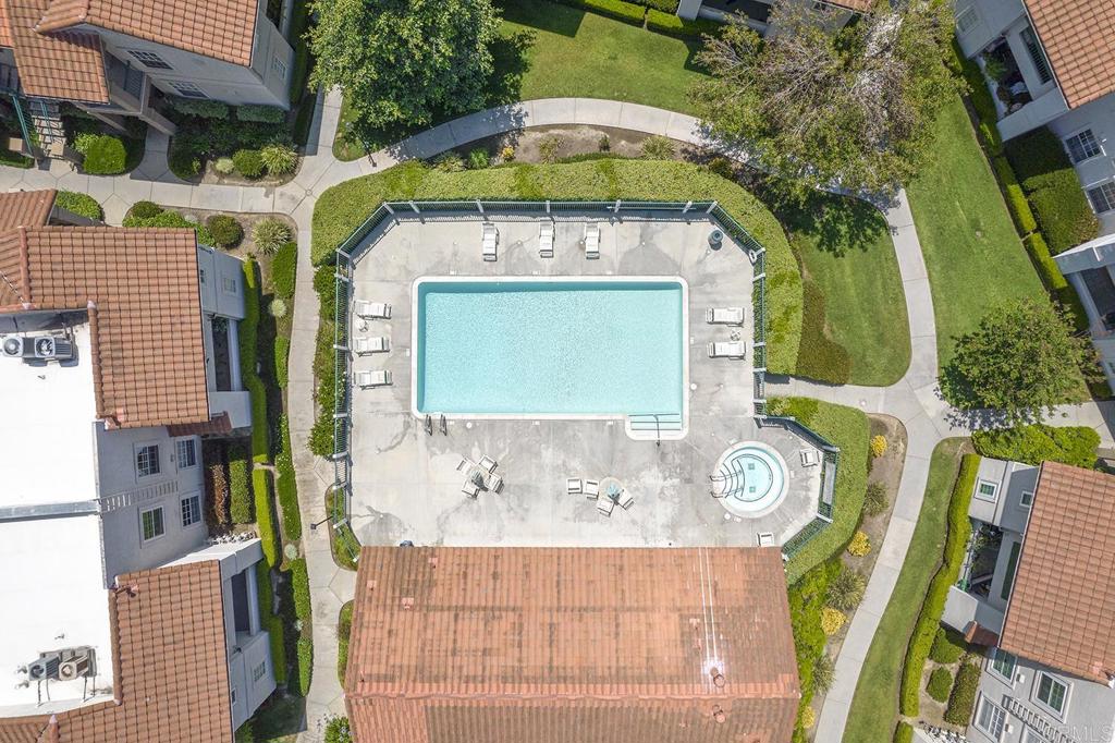 https://media.crmls.org/mediaz/9b5886da-626c-485c-abdb-e88c9aa4ead5.jpg?preset=X-Large