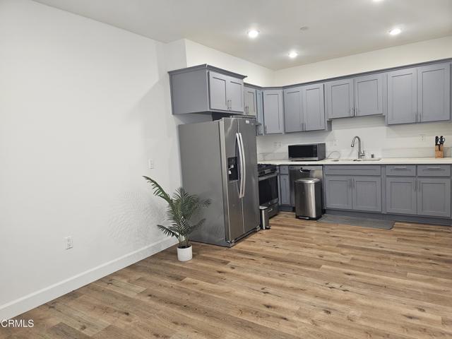 Detail Gallery Image 10 of 19 For 14550 Burbank Bld #105,  Sherman Oaks,  CA 91411 - 1 Beds | 1/1 Baths