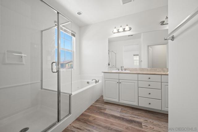 1718 Santa Ivy Ave, Chula Vista CA: https://media.crmls.org/mediaz/9b5963fa-f9af-48a9-a16c-bb092f3050b2.jpg