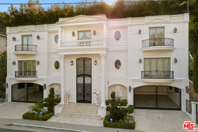 1455 Robmar Drive, Beverly Hills CA: https://media.crmls.org/mediaz/9b5a0821-5813-4049-8af9-7be3b39afb4a.jpg