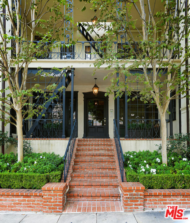 149 S Rodeo Drive