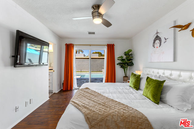 980 N Buttonwillow Circle, Palm Springs CA: https://media.crmls.org/mediaz/9b5abdc9-4956-41ec-bb84-e120d46967e6.jpg
