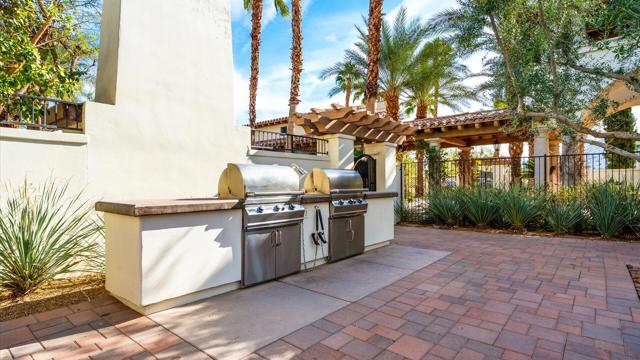 48649 Classic Drive, La Quinta CA: https://media.crmls.org/mediaz/9b5ac54c-4277-4348-9940-6951766725dc.jpg