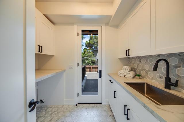 846 Portola Road, Portola Valley CA: https://media.crmls.org/mediaz/9b5c1291-714b-4458-a96b-4a611f98dd8c.jpg