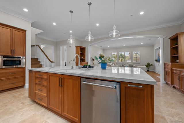 836 Jensen Ct, Encinitas CA: https://media.crmls.org/mediaz/9b5c308e-3da3-40e4-9686-76c75131ecf4.jpg