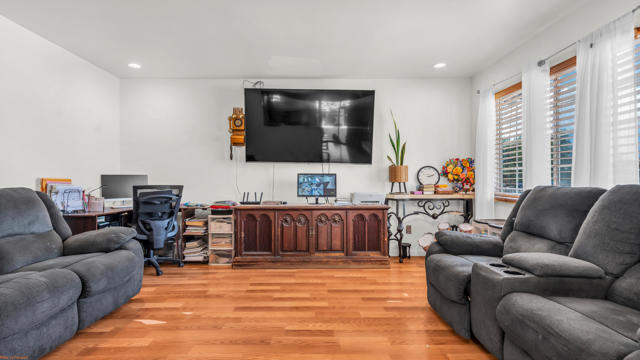 13576 La Mesa Drive, Desert Hot Springs CA: https://media.crmls.org/mediaz/9b5c6331-2f42-49d6-8e0d-255fb002d8cf.jpg