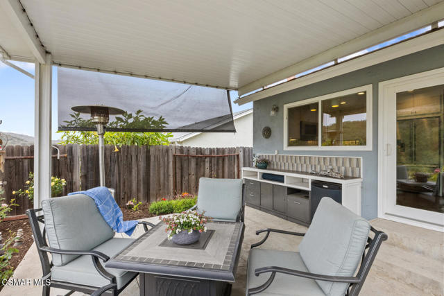 464 W Avenida De Las Flores, Thousand Oaks CA: https://media.crmls.org/mediaz/9b5d15a7-1862-46bd-a5c4-7067a935ae53.jpg