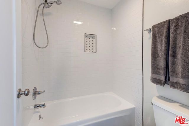 906 N Doheny Drive, West Hollywood CA: https://media.crmls.org/mediaz/9b5e04df-fb9d-4cc4-af8a-7007e398118c.jpg