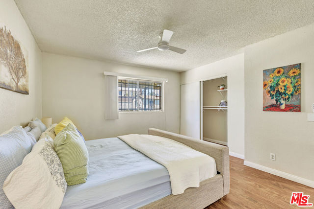 433 E 97th Street, Los Angeles CA: https://media.crmls.org/mediaz/9b5e0556-a337-4fdf-a1f1-07367b46fed4.jpg