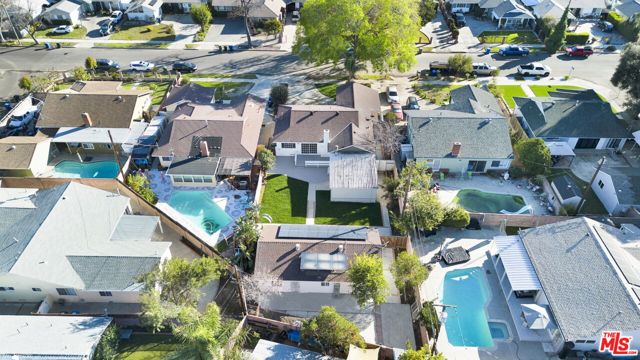 21819 Arminta Street, Canoga Park CA: https://media.crmls.org/mediaz/9b5e616a-0118-40b6-aa07-4ac006703708.jpg