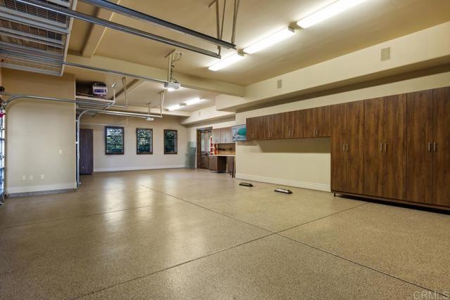 5015 Rancho Quinta Bend, San Diego CA: https://media.crmls.org/mediaz/9b5e62e3-b039-4d8e-a863-f6b6ba0cea90.jpg