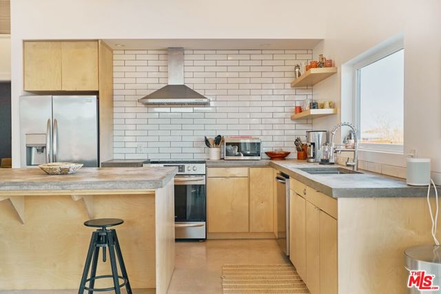 4375 Border Avenue, Joshua Tree CA: https://media.crmls.org/mediaz/9b5e8c86-15b1-40fb-a3bd-3315888e6b35.jpg