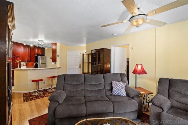 7263 Camino Degrazia, San Diego CA: https://media.crmls.org/mediaz/9b5e973b-a2eb-42b0-ae9b-316903df67a1.jpg