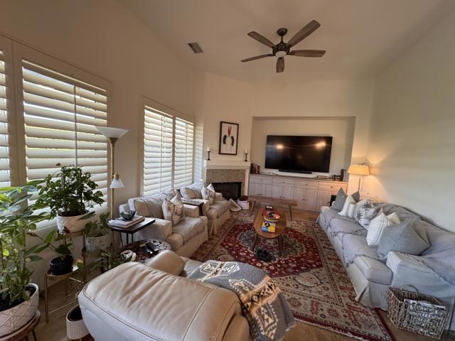 49560 Loren Court, La Quinta CA: https://media.crmls.org/mediaz/9b5f21b5-1da3-4661-8402-acc0ef9cd207.jpg