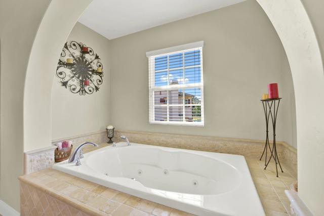 11443 Stockwood Cove, San Diego CA: https://media.crmls.org/mediaz/9b604568-2ab8-4354-9a84-60ef7cdfbe20.jpg