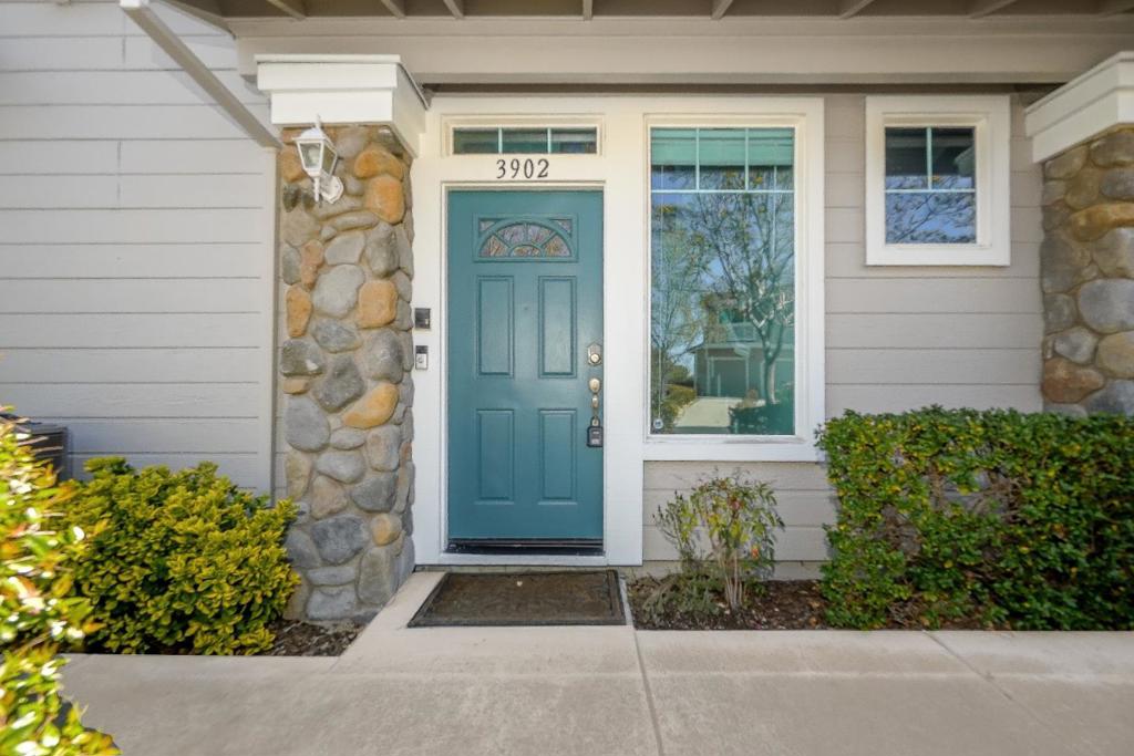 3902 Coyote Circle