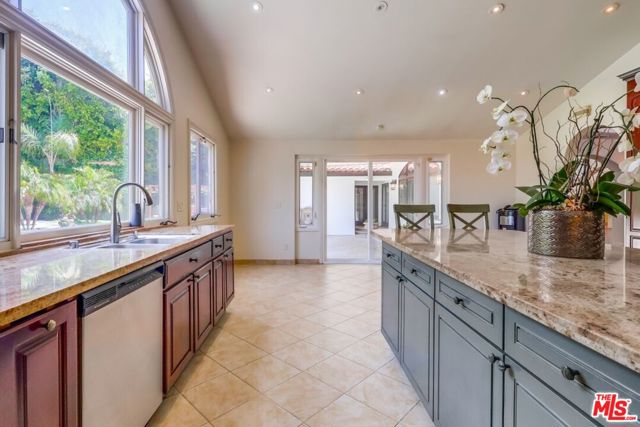 114 S Layton Drive, Los Angeles CA: https://media.crmls.org/mediaz/9b62f927-b292-4a6f-86c3-1521e1e9ecd4.jpg