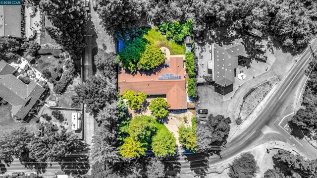 5104 Alhambra Valley Rd, Martinez CA: https://media.crmls.org/mediaz/9b6301af-78de-4e34-a777-edf35989c588.jpg