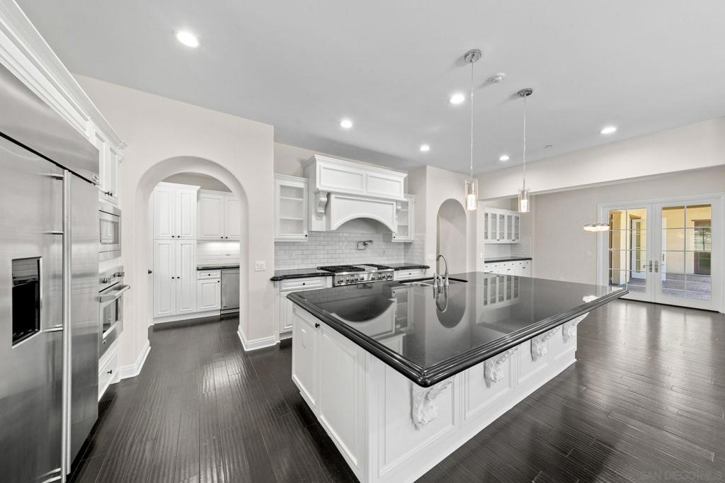 8306 The Landing Way - photo 11