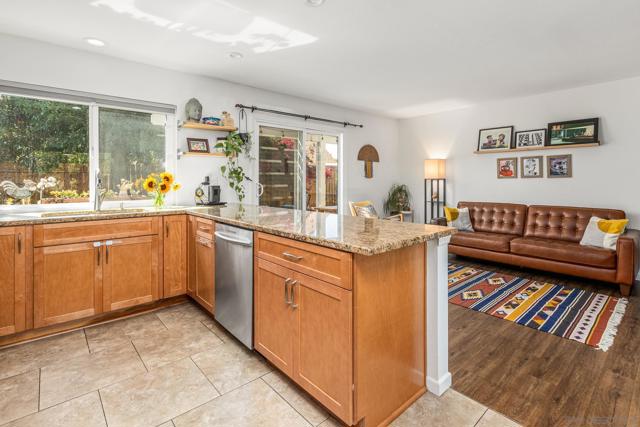 17162 Poblado Ct, San Diego CA: https://media.crmls.org/mediaz/9b63d8d3-2b01-41cb-b7b2-311946d2dcb4.jpg