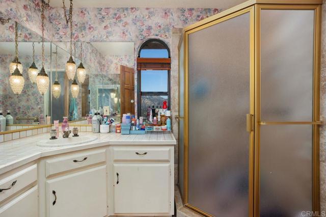 23742 Calistoga Pl, Ramona CA: https://media.crmls.org/mediaz/9b640f3a-d091-488d-8d2b-52f72e6e152e.jpg