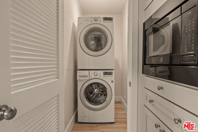 571 N Cahuenga Boulevard, Los Angeles CA: https://media.crmls.org/mediaz/9b646992-ee61-4861-8da3-ef767f3f6d0b.jpg