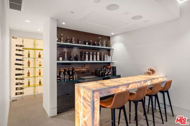 1410 Georgina Avenue, Santa Monica CA: https://media.crmls.org/mediaz/9b64af7b-bdfb-4610-8abd-4475cd143b20.jpg