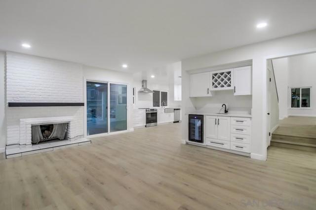 4512 Terraza Ct, San Diego CA: https://media.crmls.org/mediaz/9b64c51e-7ed4-436d-a303-920055f2a13d.jpg