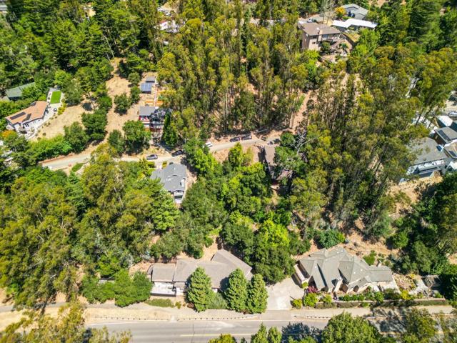 7220 Woodrow Drive, Oakland CA: https://media.crmls.org/mediaz/9b663f5c-867d-43f9-92f8-60bd8e738806.jpg