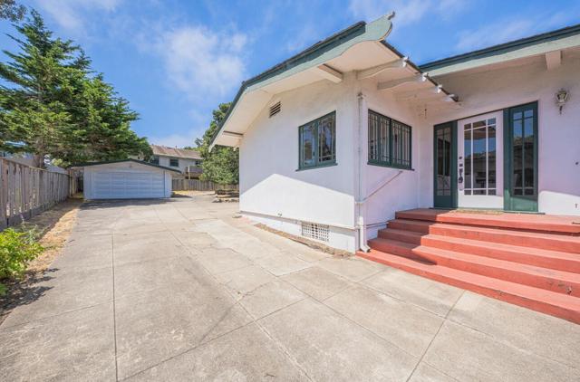 851 Bayview Avenue, Pacific Grove CA: https://media.crmls.org/mediaz/9b66a052-4a59-4efa-99c2-5ee32021700c.jpg